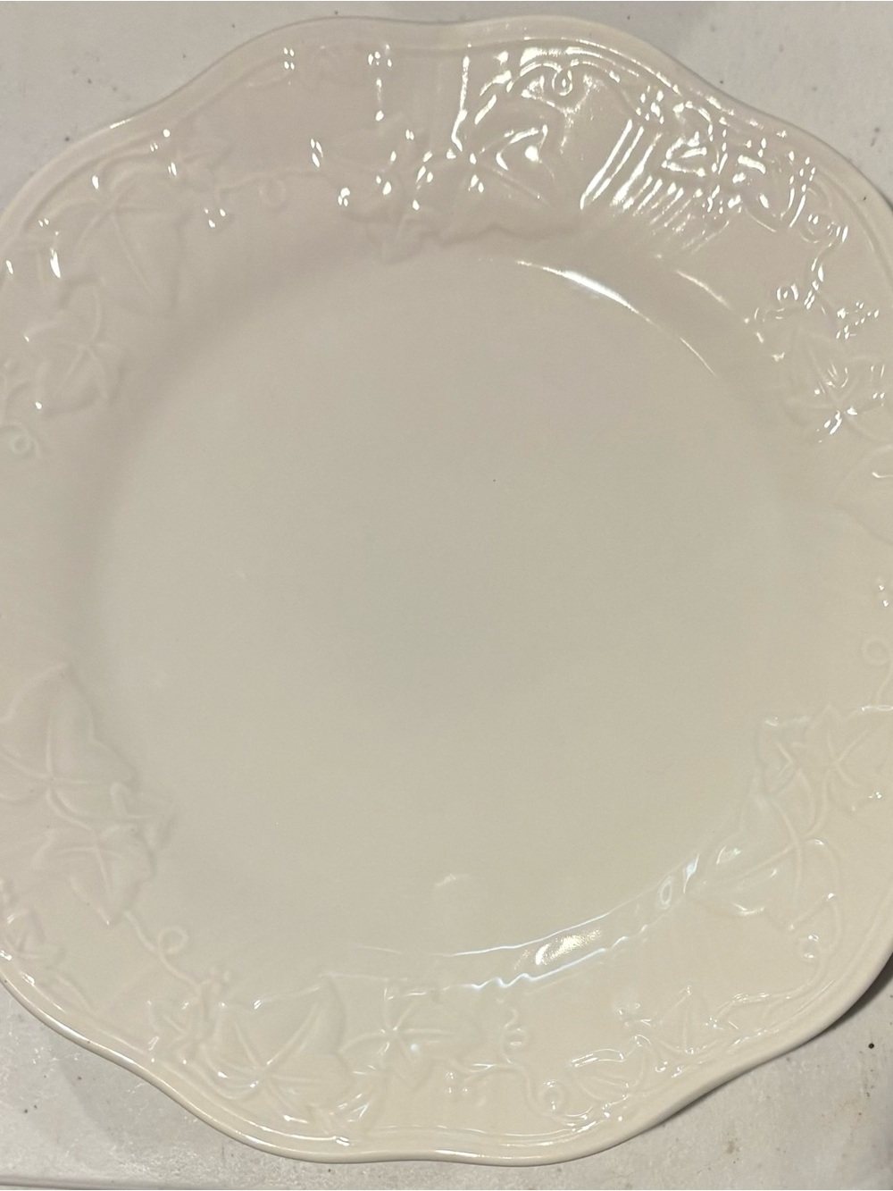Mikasa Scalloped Embossed Dinner Plate - Cream White